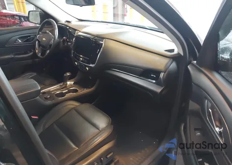 2018 Chevrolet Traverse Premier z USA, uszkodzony, nr VIN 1GNEVJKW2JJ273698